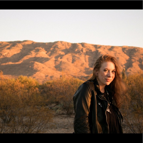 Meet your Posher, Jennifer - Picture 1 of 8